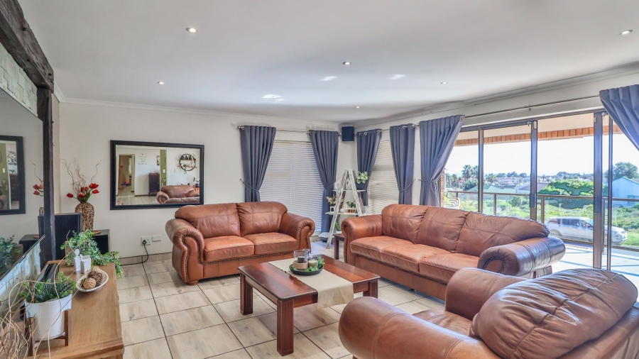 4 Bedroom Property for Sale in Middedorp Western Cape